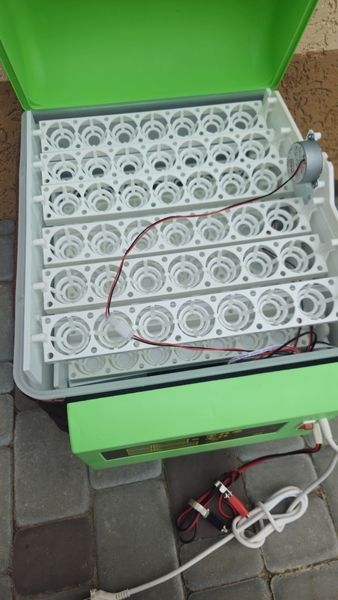 Инкубатор c автоматическим переворотом универсальный Спектр-84 220\12V ( резервное питание 12В ) 84 фото